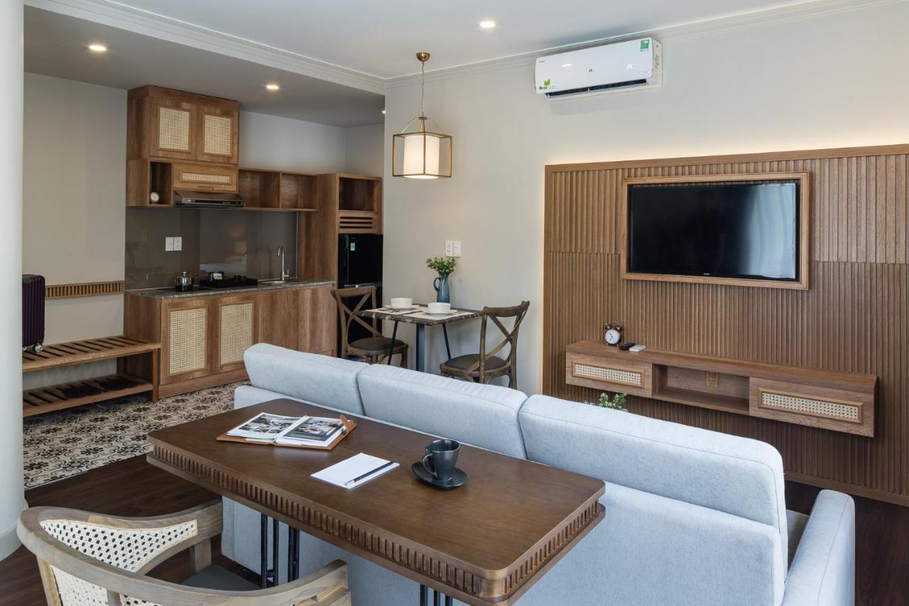 Khách sạn hẻo lánh Charmaine's & 3*