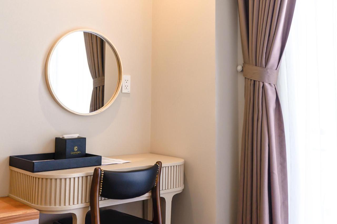 Khách sạn hẻo lánh Charmaine's & 3*