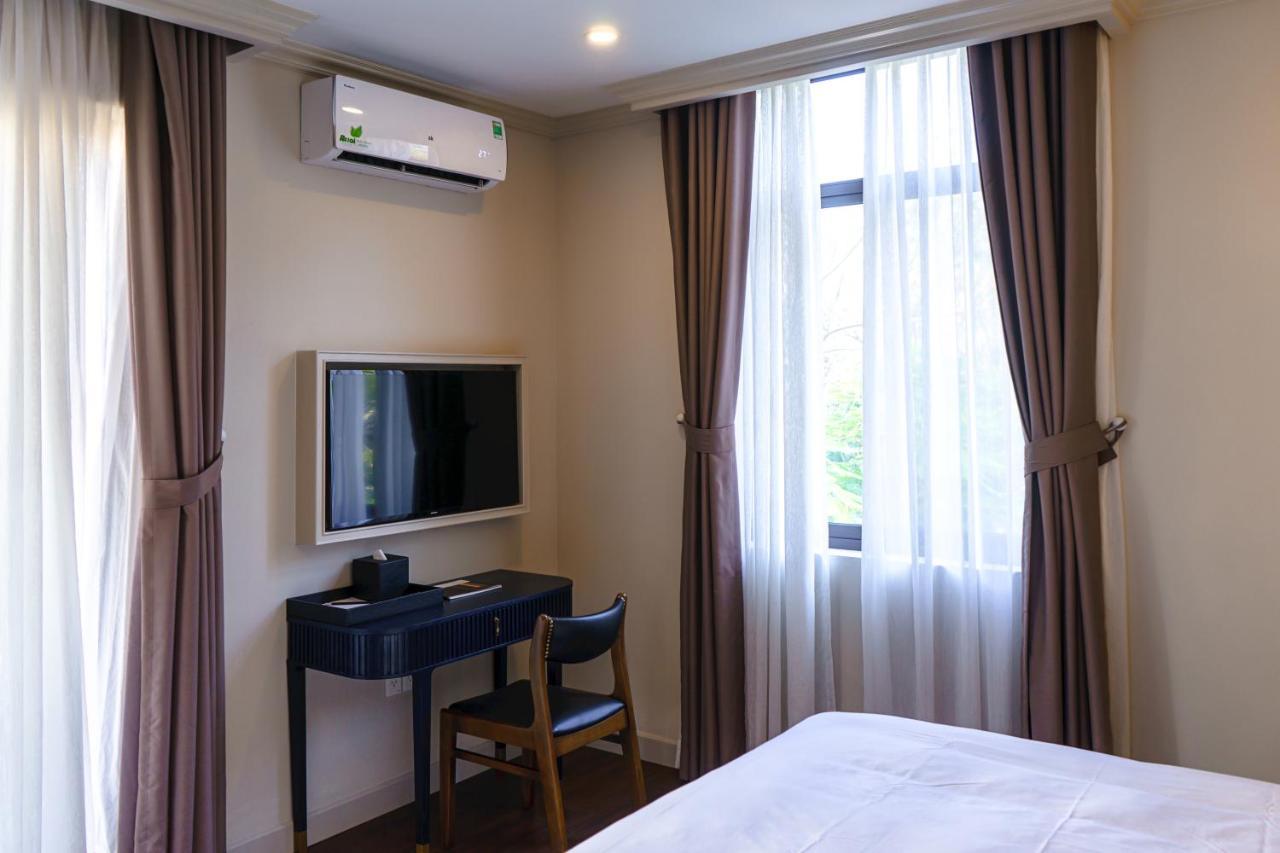Charmaine's & 3* TP. Hồ Chí Minh